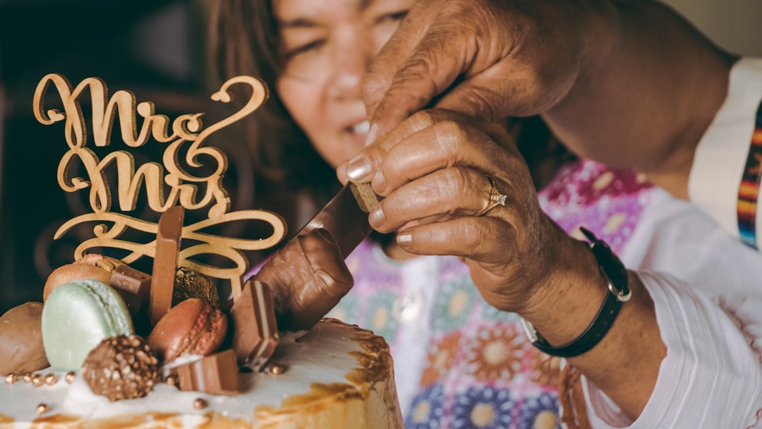 Celebrate Love: Perfect Gifts for Weddings and Anniversaries