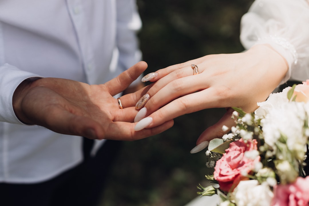 Celebrate Love: The Perfect Jewelry Gifts for Weddings and Anniversaries