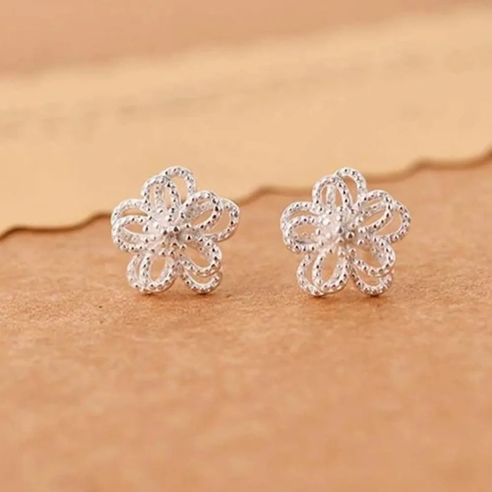 Minimalist Crystal Round Stud Earrings – Sparkling CZ Everyday Jewelry
