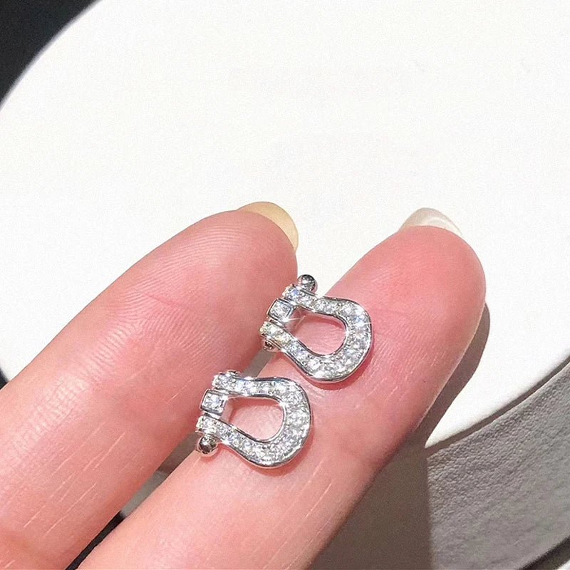 Minimalist Crystal Round Stud Earrings – Sparkling CZ Everyday Jewelry