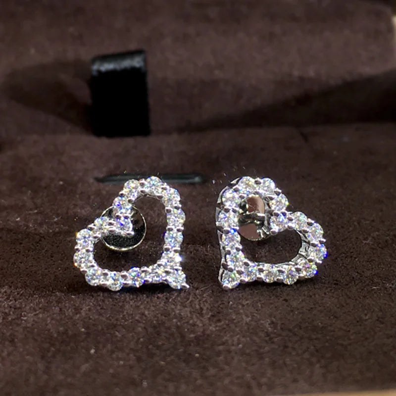 Minimalist Crystal Round Stud Earrings – Sparkling CZ Everyday Jewelry